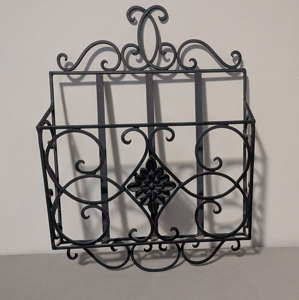 Vtg Ornate Black Cast Iron Scroll Wall Basket Magazine Letter Holder Medallion